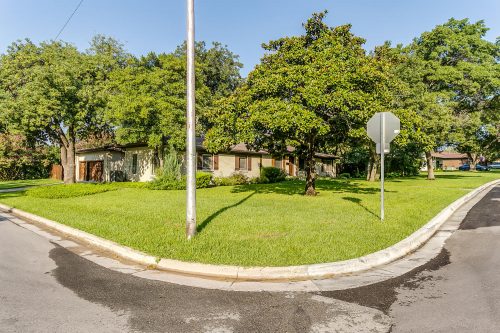 4132 Clayton Rd W. Fort Worth, Texas 76116 - LEAGUE Real Estate